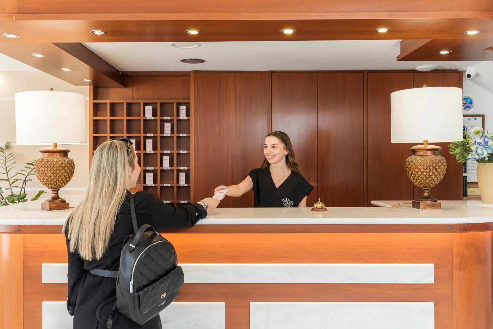 Eliza Hotel By Panel Hospitality 네오이포로이 외부 사진